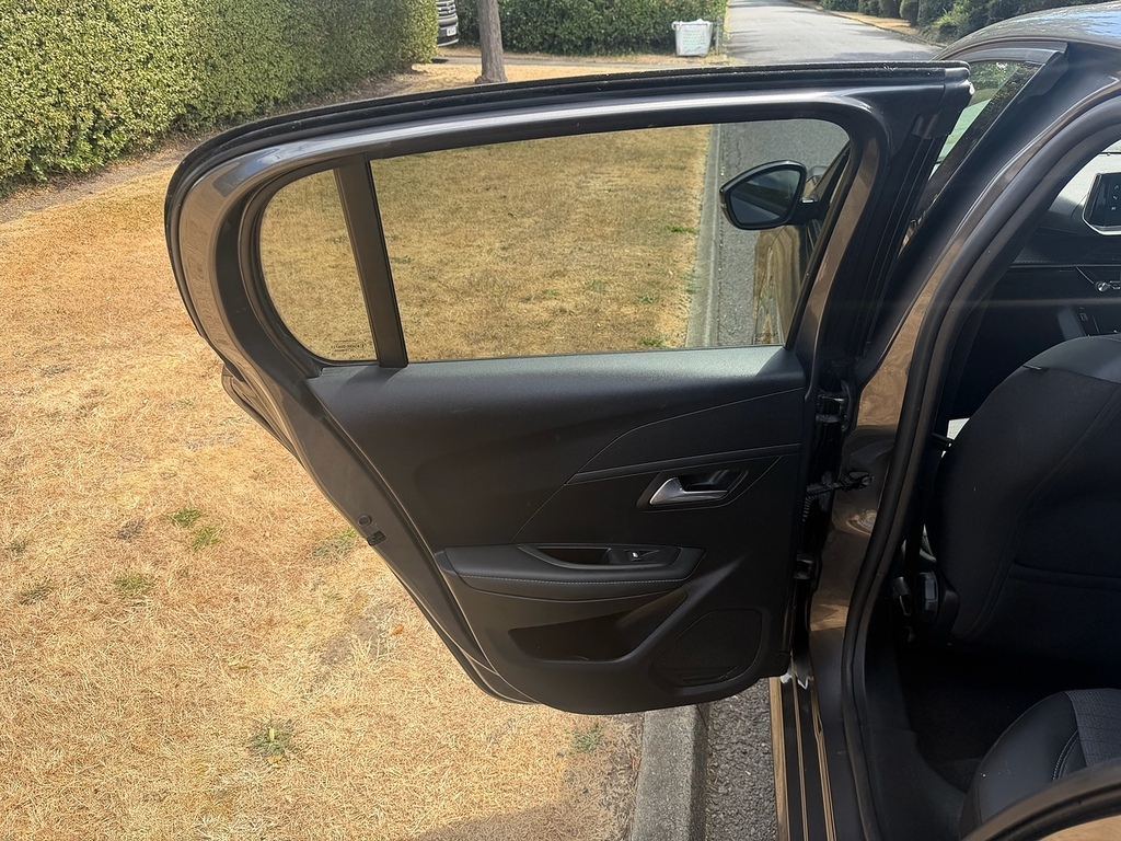 Peugeot 208 1.2 Puretech 100 Allure Premium Grey #28