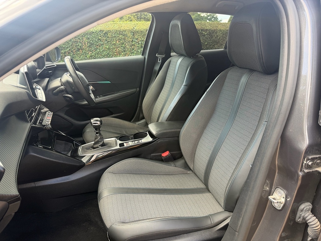 Peugeot 208 1.2 Puretech 100 Allure Premium Grey #18