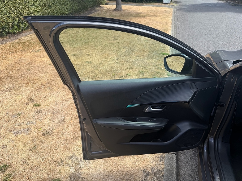 Peugeot 208 1.2 Puretech 100 Allure Premium Grey #27