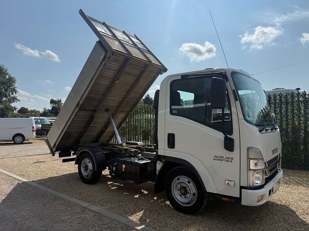Isuzu N35.125s Swb Tipper LT72DPE White