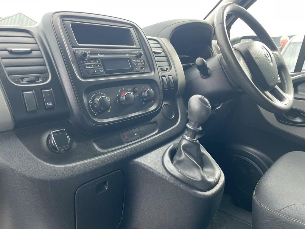 Renault Trafic 1.6 Sl27 Dci 120 Sport Nav Euro 6 2018 Black #14