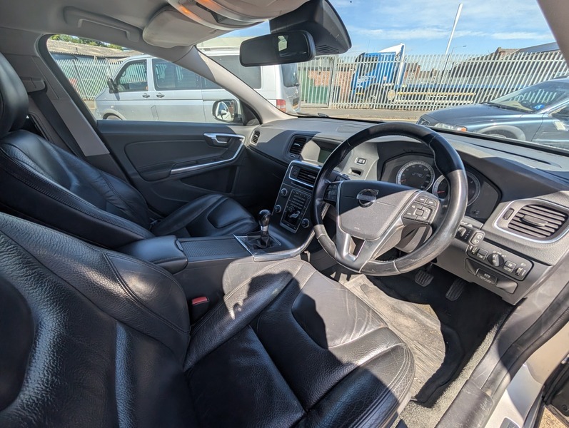 Volvo V60 Drive Se Start Stop Silver #3