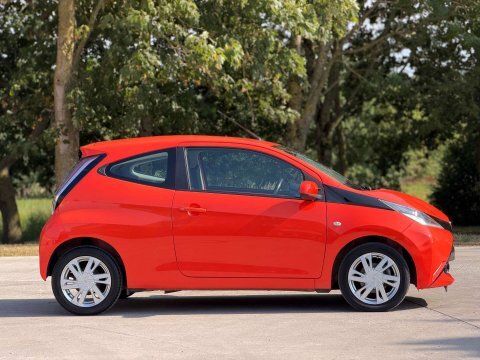 Toyota Aygo X X-play Red #11