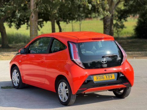 Toyota Aygo X X-play Red #19
