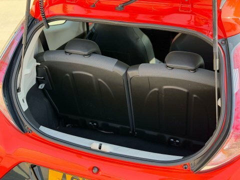 Toyota Aygo X X-play Red #15