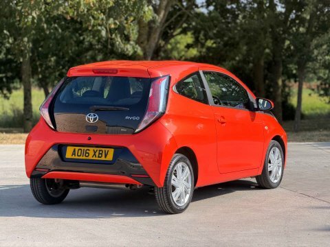 Toyota Aygo X X-play Red #12