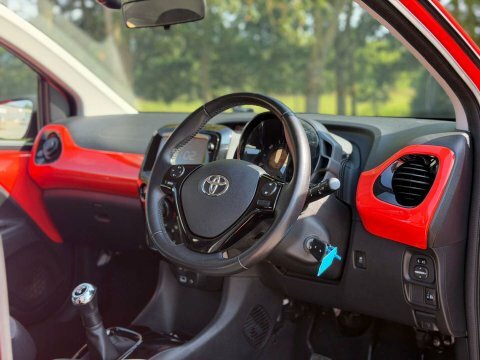 Toyota Aygo X X-play Red #13