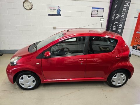 Toyota Aygo 2011 61 1.0 Red #4