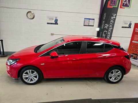 Vauxhall Astra 2017 17 1.0I Red #5