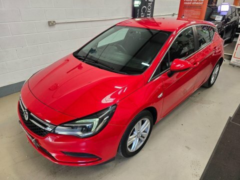 Vauxhall Astra 2017 17 1.0I Red #4