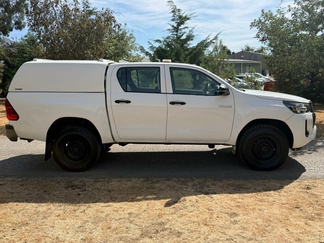Toyota HILUX Invincible X Dcab Pick Up 2.8 D-4d Black #7