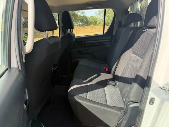 Toyota HILUX Invincible X Dcab Pick Up 2.8 D-4d Black #12