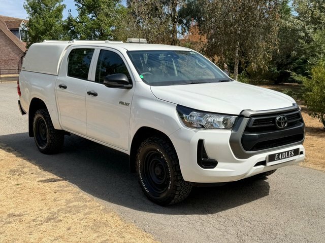 Toyota HILUX Pickup White