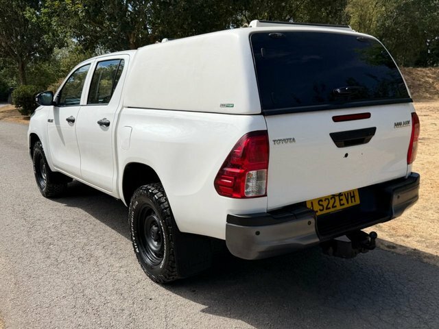 Toyota HILUX Pickup White #5