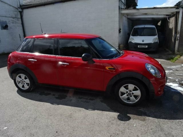 Mini Hatch 1.5L One D Red #6
