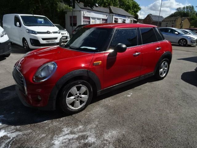 Mini Hatch 1.5L One D Red