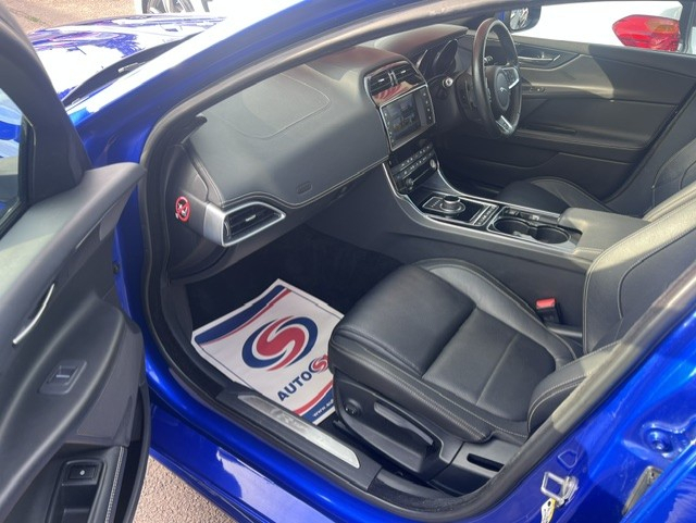 Jaguar XE R-sport Blue #4