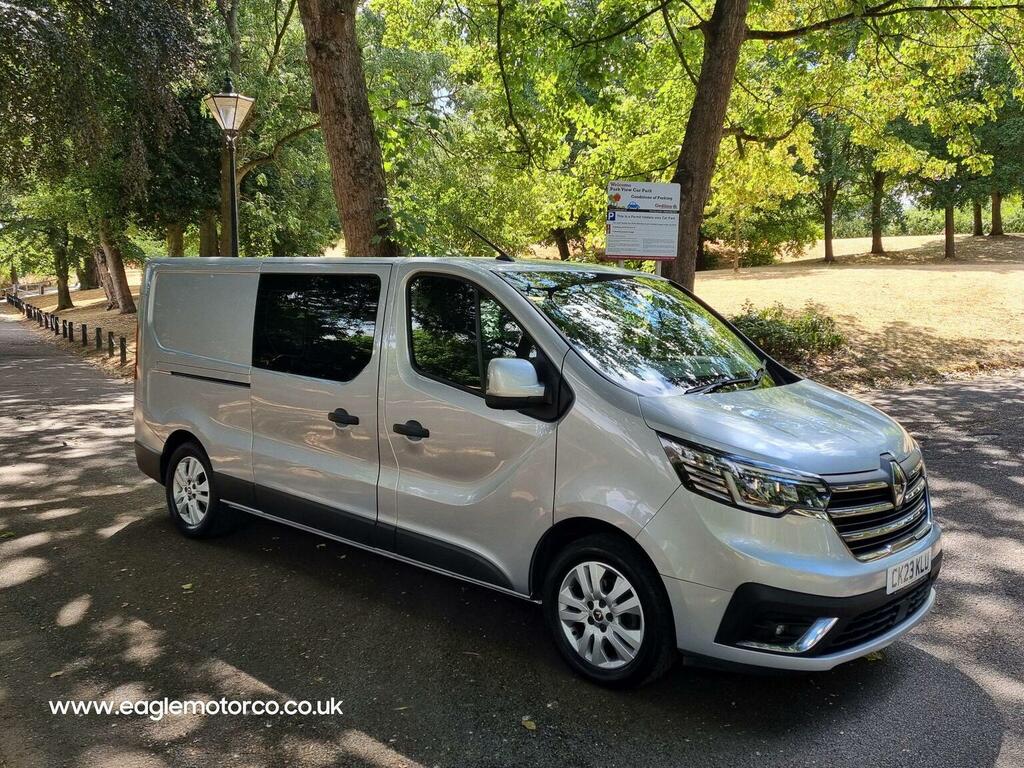 Renault Trafic Combi Van 2.0 Dci Blue Ll30 Sport Crew Van L2 H1 E Grey