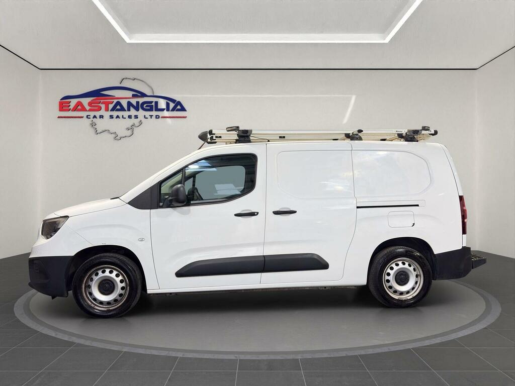 Vauxhall Combo Panel Van 1.6 Turbo D 2300 Edition L2 H1 Euro 6 S White #2