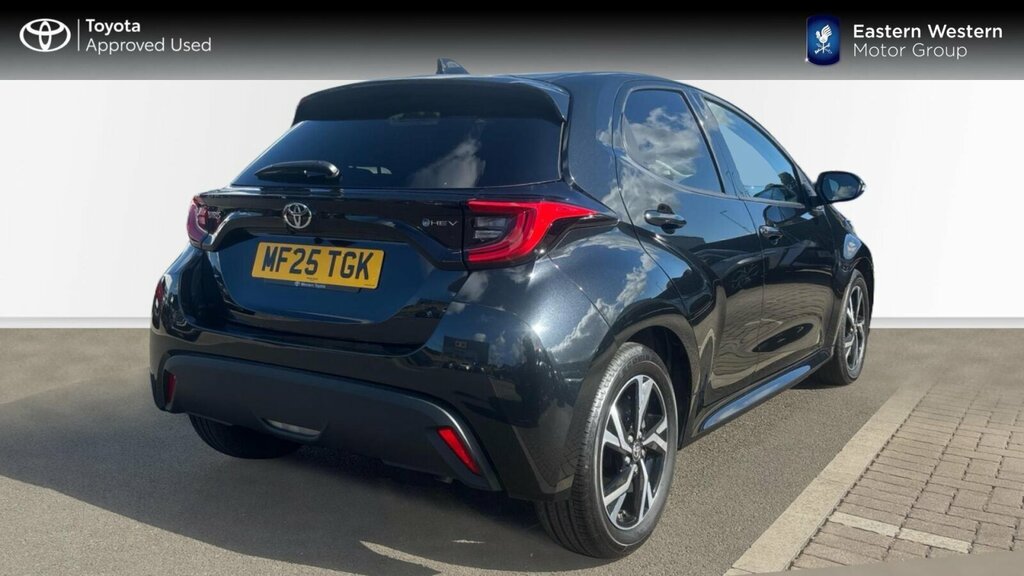 Toyota Yaris 1.5 Vvt-h Design E-cvt Euro 6 Ss MF25TGK Black #2