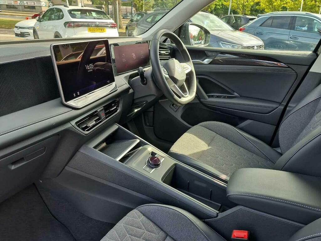 Volkswagen Tiguan Match 1.5 Etsi 150 Ps 7-Speed Dsg PF75NJO Black #2