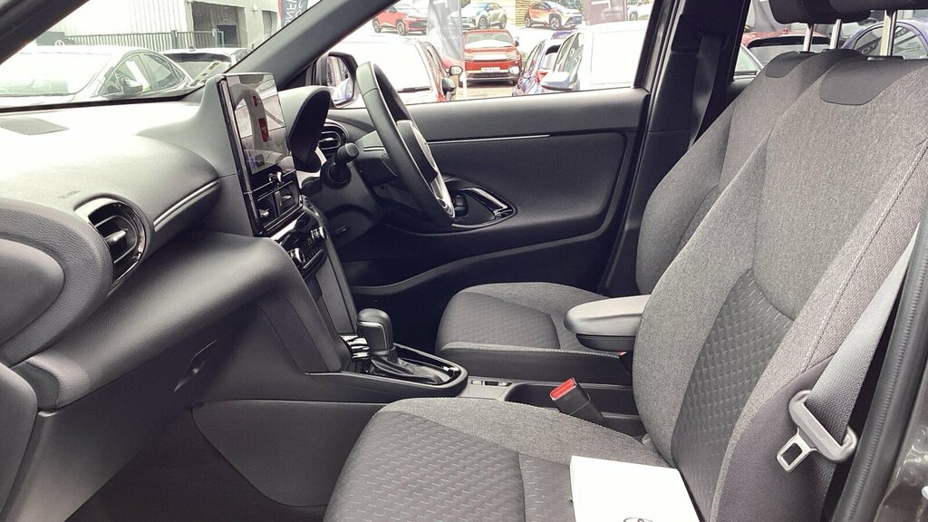 Toyota Yaris Cross 1.5 Vvt-h Design E-cvt Euro 6 Ss PK25WGC Grey #5