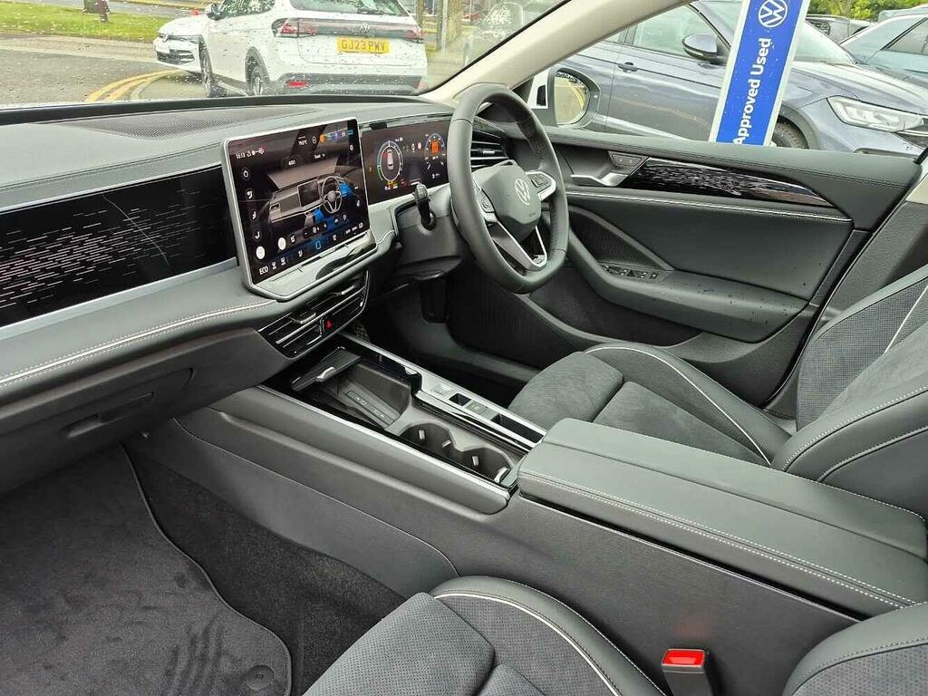 Volkswagen Passat Elegance 1.5 Tsi Ehybrid 204 Ps 6-Speed Dsg White #2