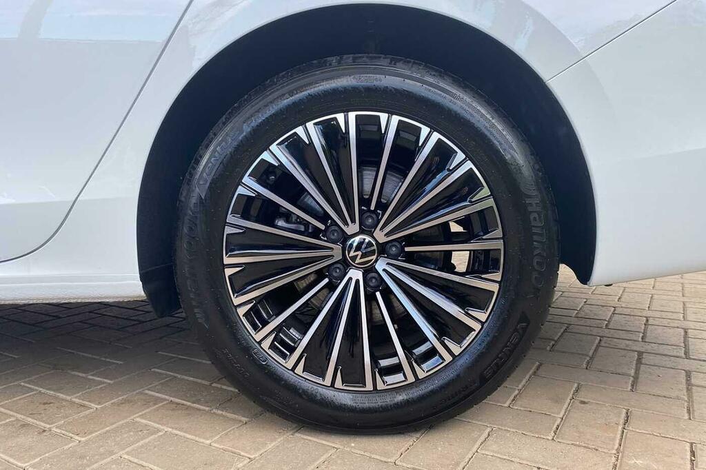 Volkswagen Passat 1.5 Tsi Ehybrid Elegance Dsg White #5