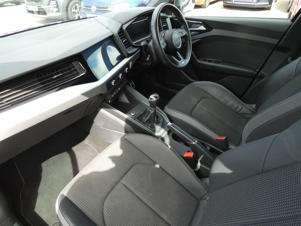 Audi A1 S Line Contrast Edition 35 Tfsi 150 Ps S Tronic Yellow #9