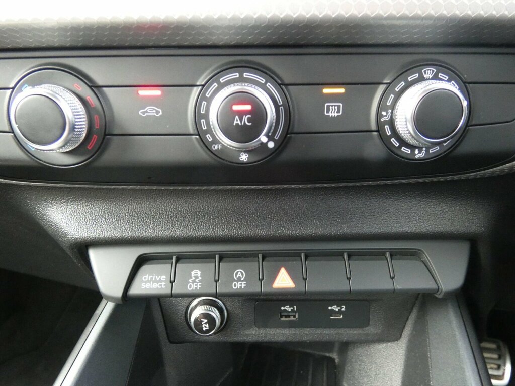 Audi A1 S Line Contrast Edition 35 Tfsi 150 Ps S Tronic Yellow #29
