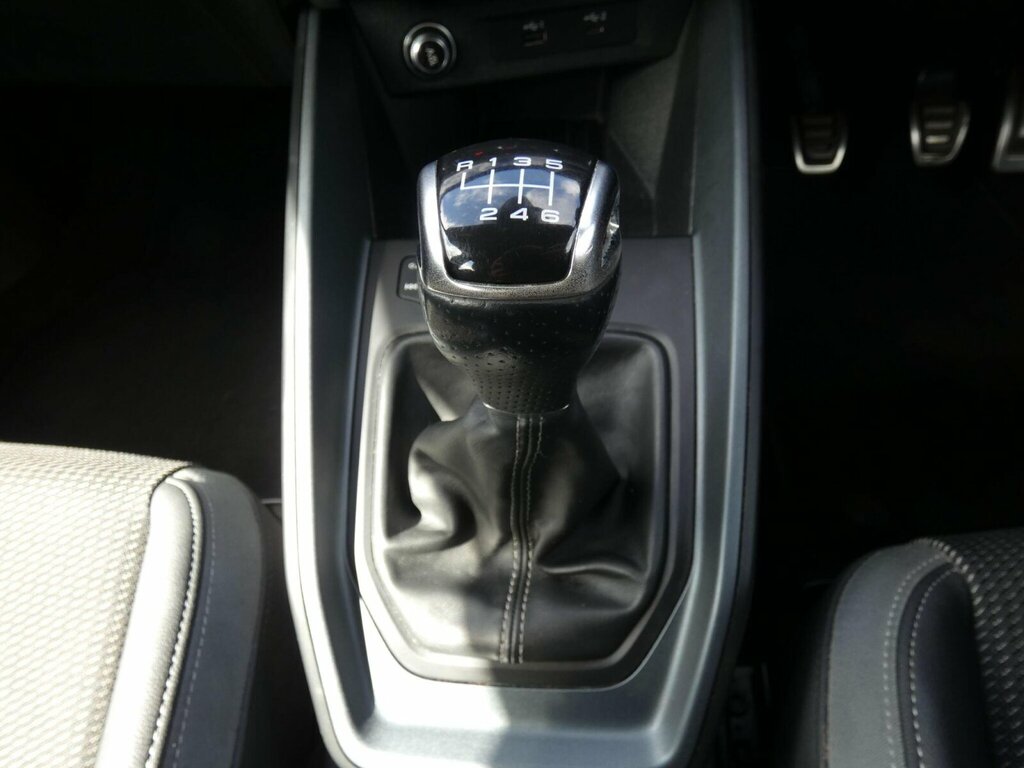 Audi A1 S Line Contrast Edition 35 Tfsi 150 Ps S Tronic Yellow #31