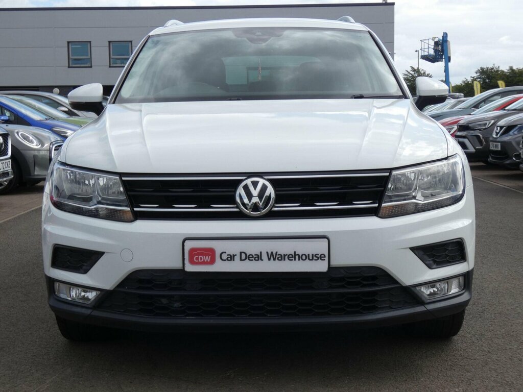 Volkswagen Tiguan 2.0 Tdi Bluemotion Tech Se Navigation Dsg 4Motion White #2