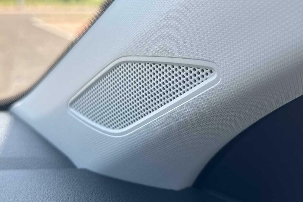 Volkswagen T-Cross Sel White #30