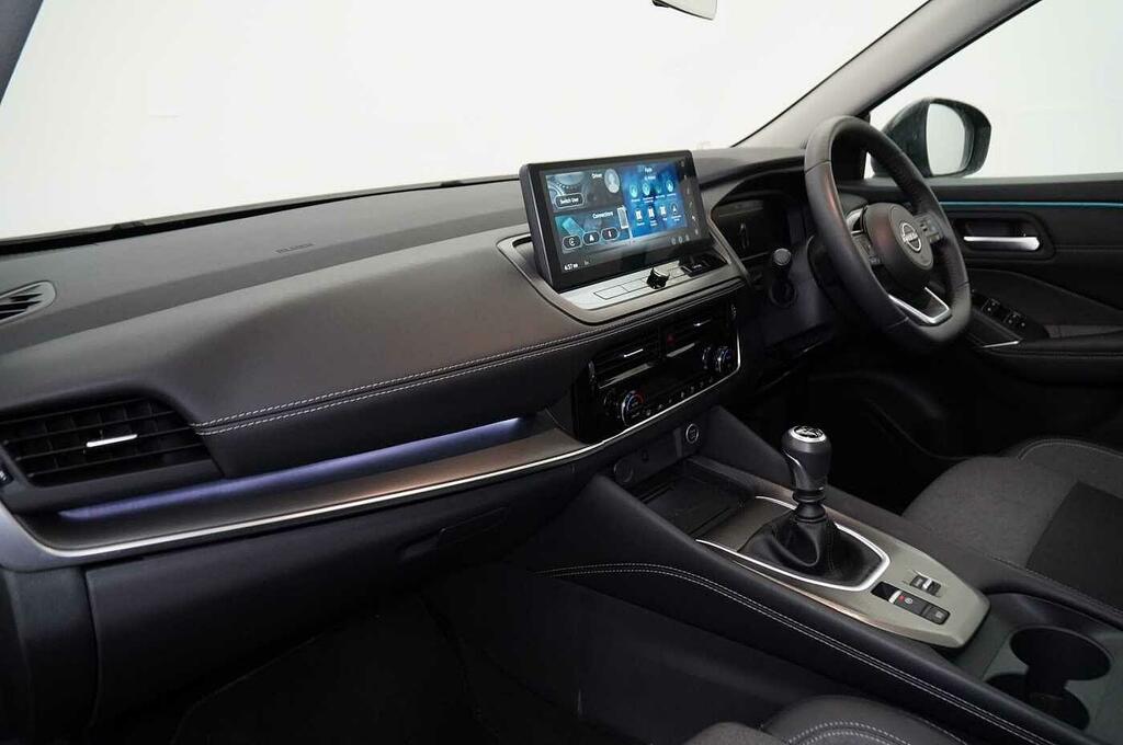 Nissan Qashqai 1.3 Dig-t Mh 140 N-connecta With Sat Nav And 360 S Grey #2