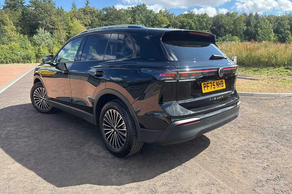 Volkswagen Tiguan 1.5 Etsi 150 Match Dsg Black #3