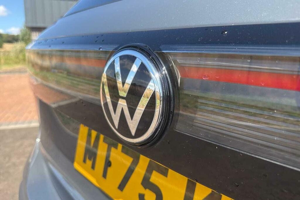 Volkswagen Tiguan Match Black #40