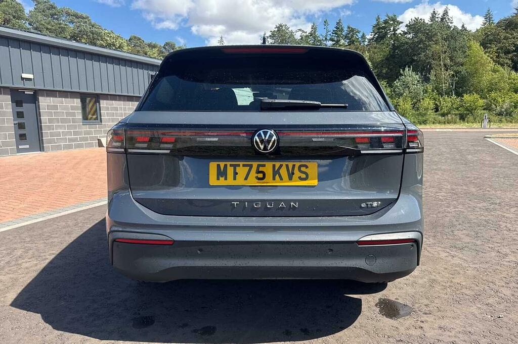 Volkswagen Tiguan Match Black #10