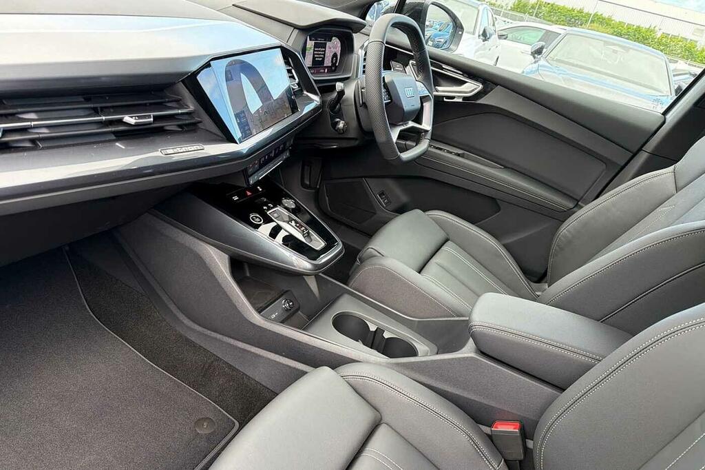 Audi Q4 E Tron Q4 Black Edition 45 E-tron Quattro 210,00 Kw Grey #2