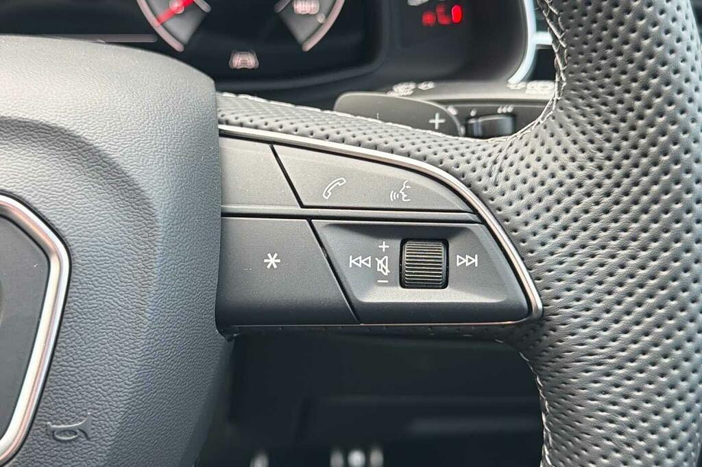 Audi Q8 Q8 3.0 Tdi Quattro 286 S Line Tiptronic Black #32