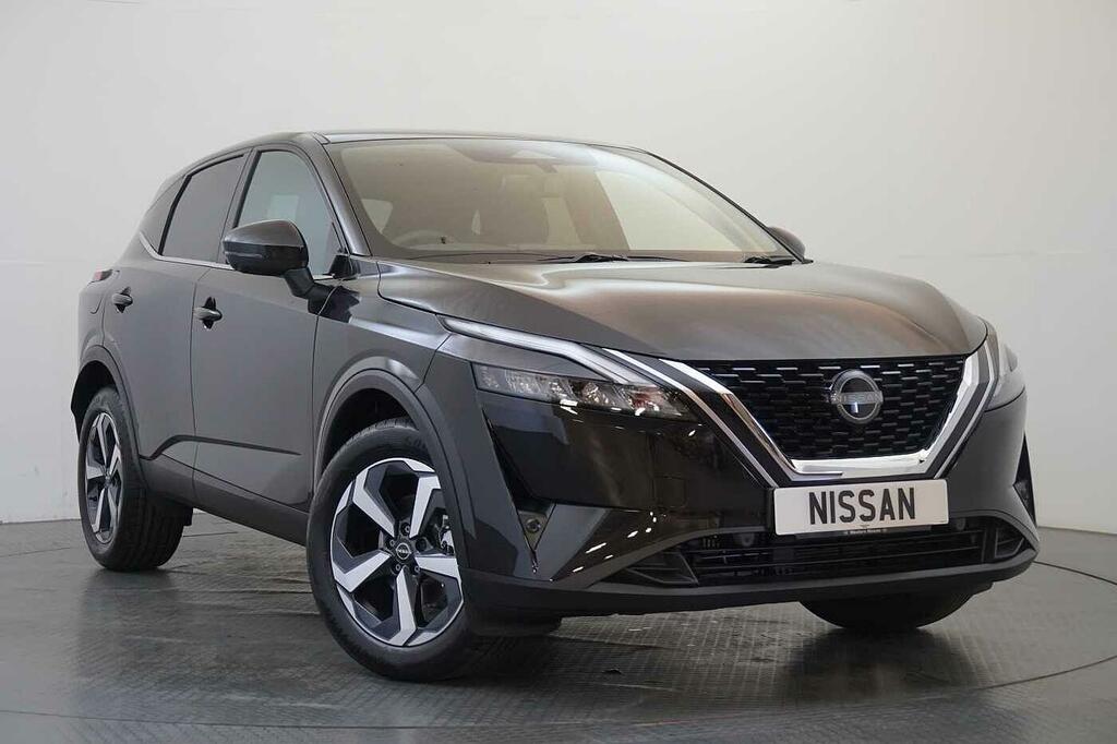 Nissan Qashqai 1.3 Dig-t Mh 140 N-connecta With Sat Nav And 360 V Black