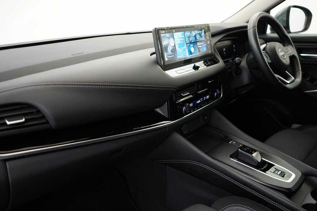 Nissan Qashqai 1.5 190 E-power N-connecta With Sat Nav And 3 Grey #2