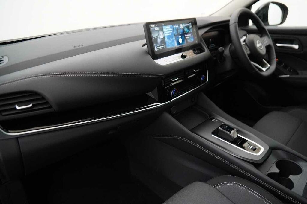 Nissan Qashqai 1.5 190 E-power Hybrid N-connecta With Glass Grey #2