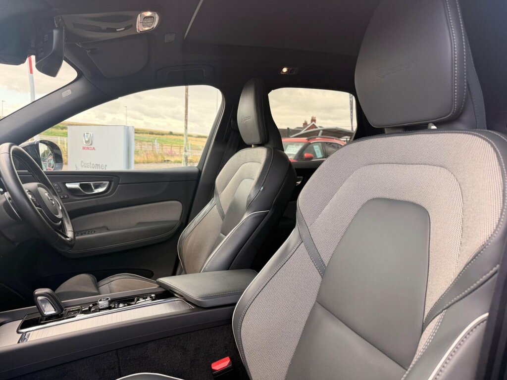 Volvo XC60 R-design, B5 Awd Mild Hybrid Silver #14