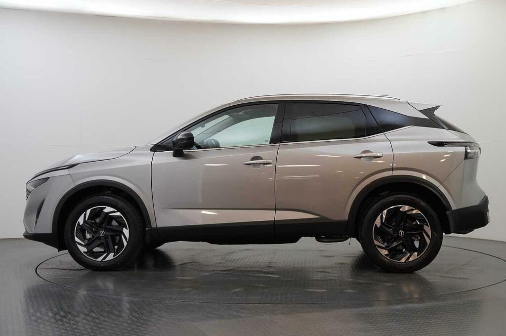 Nissan Qashqai 1.3 Dig-t Mh 158 N-connecta With Sat Nav And Silver #5