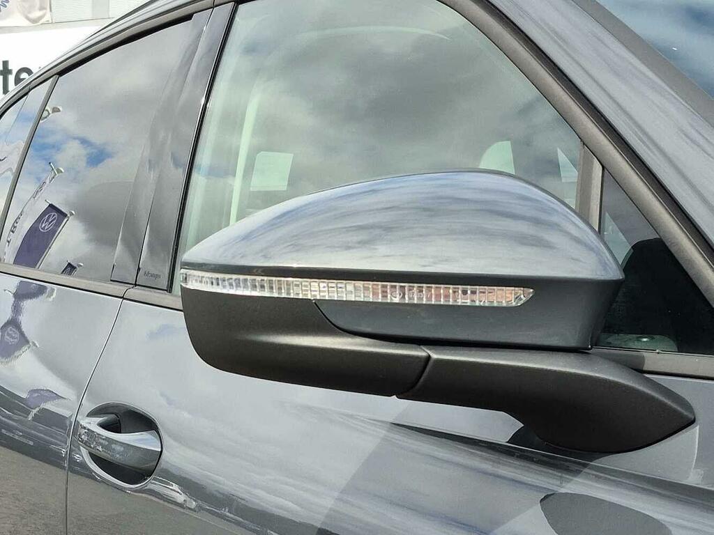 Volkswagen Tiguan Match Black #14
