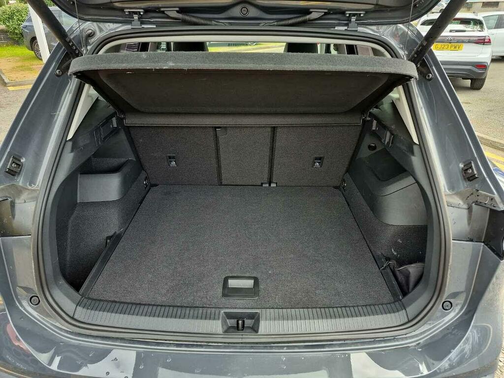 Volkswagen Tiguan Match Black #43
