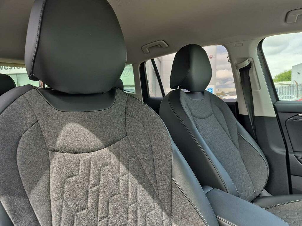 Volkswagen Tiguan Match Black #17