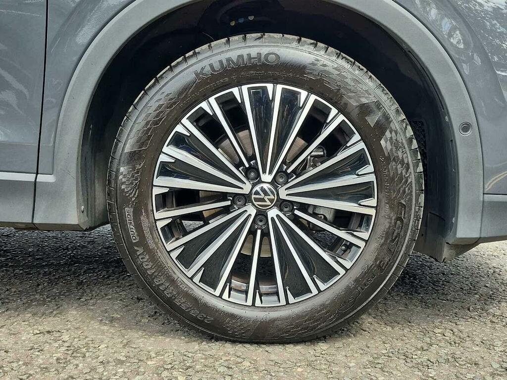 Volkswagen Tiguan Match Black #5
