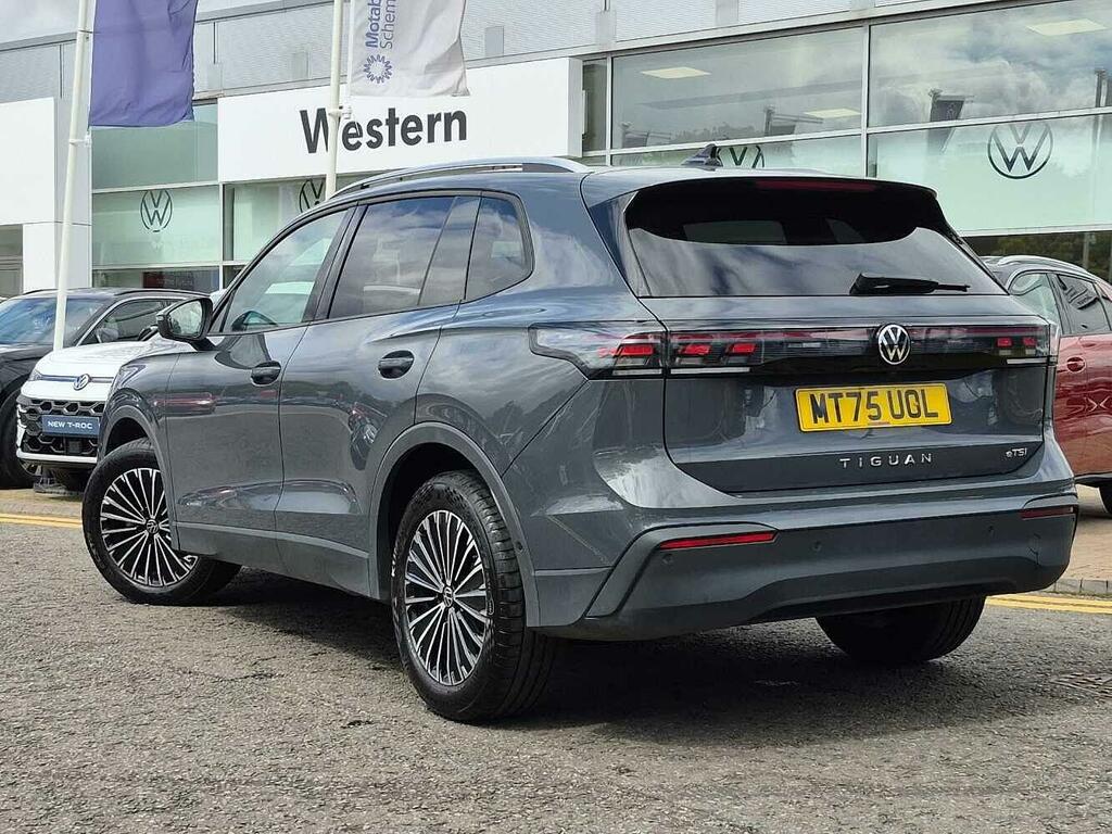 Volkswagen Tiguan Match Black #3