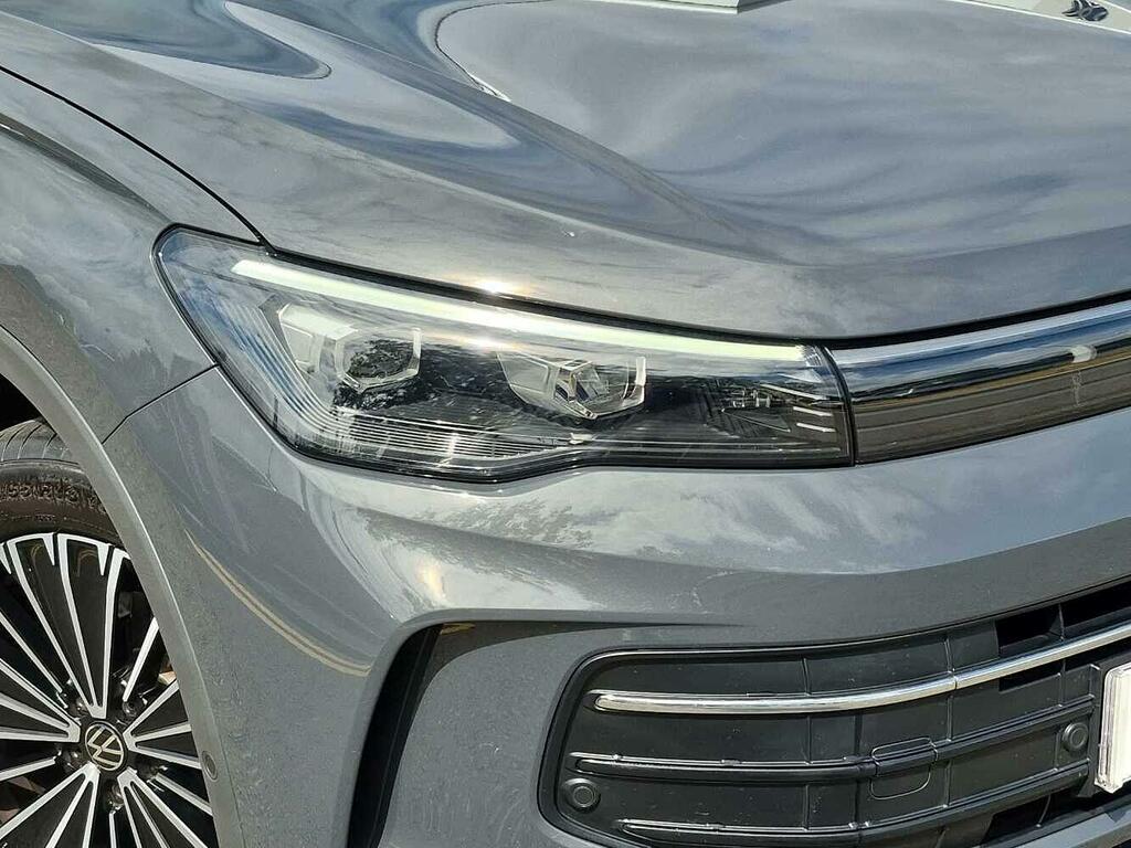 Volkswagen Tiguan Match Black #9